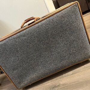 Hartmann Tweed Luggage with wheels
